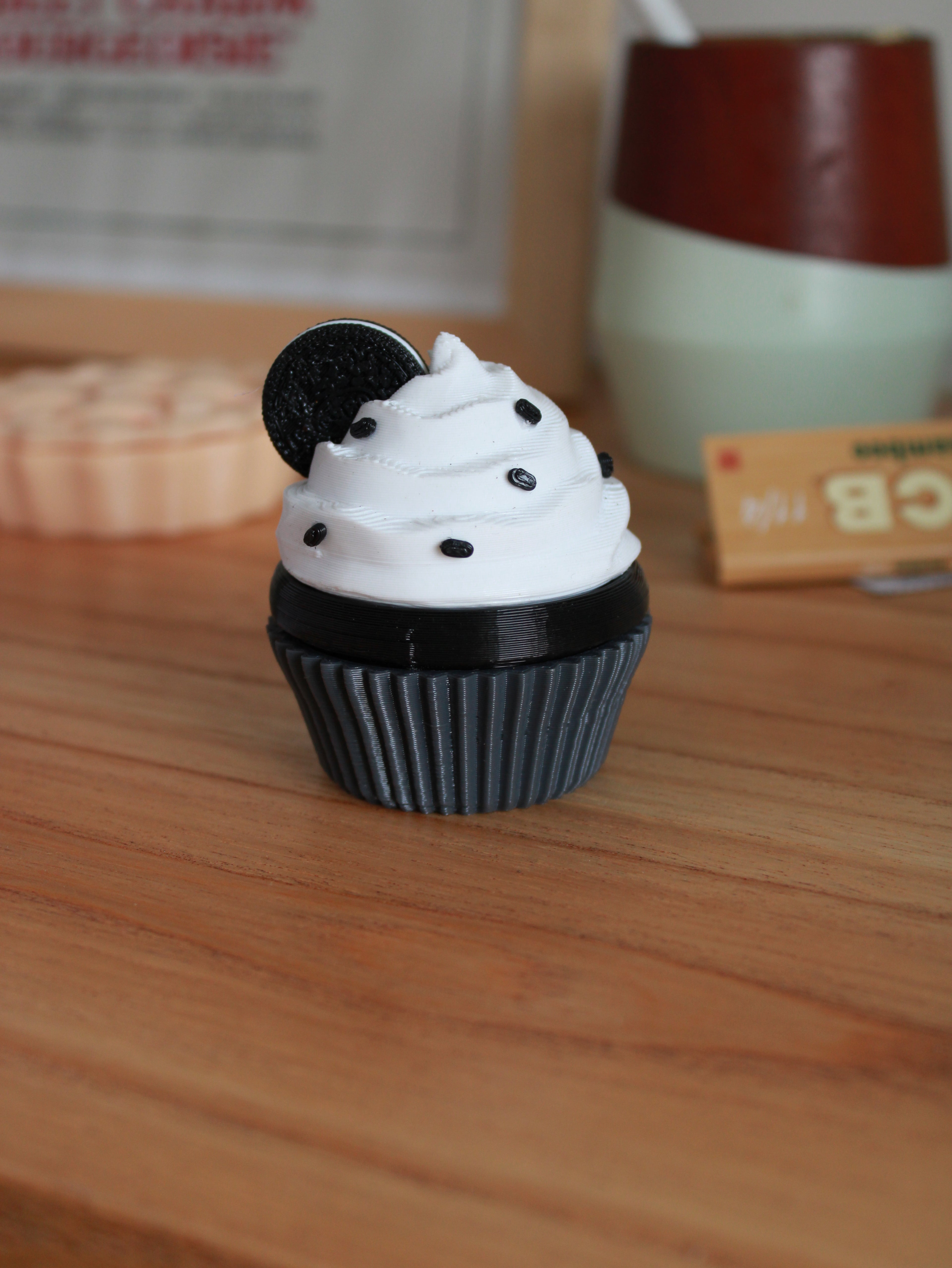 3D Printed Cookies and Cream Cupcake Grinder