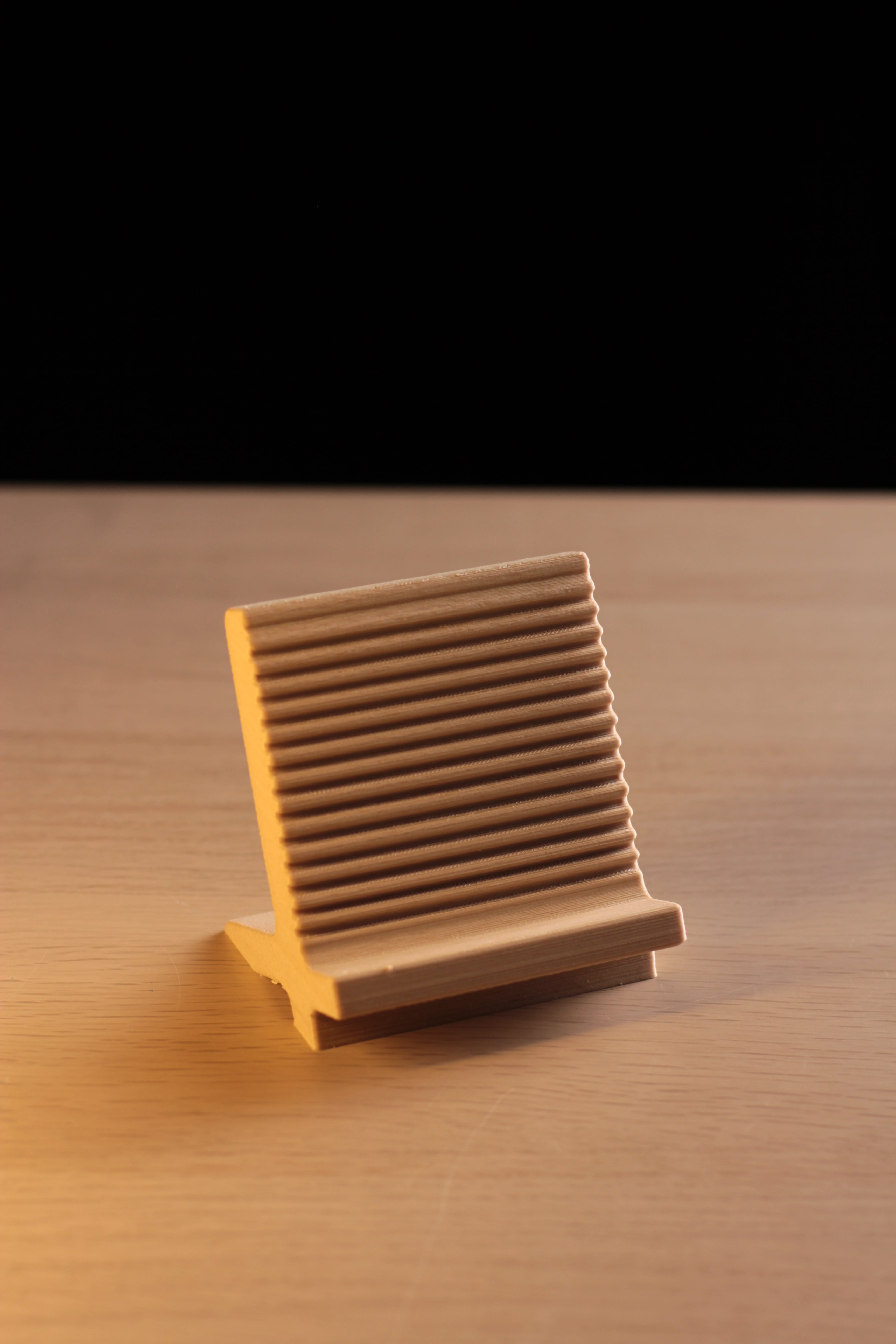Striped Smartphone Stand